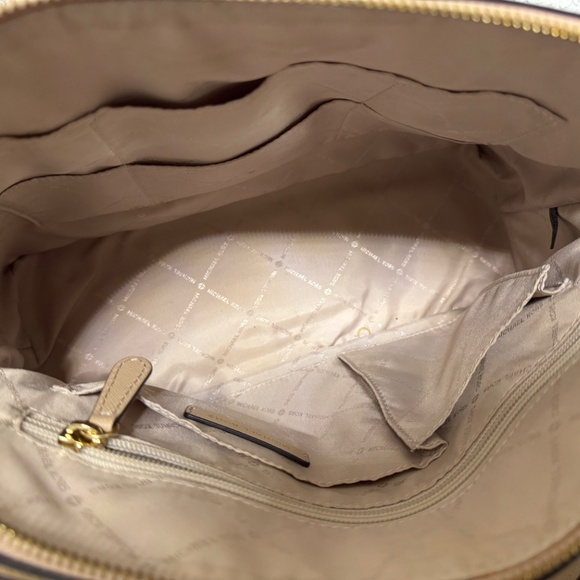 Michael Kors handbag - Picture 6 of 6